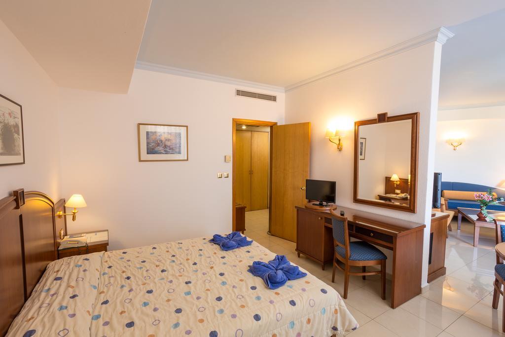 Blue Horizon Hotel Ialysos  Bagian luar foto